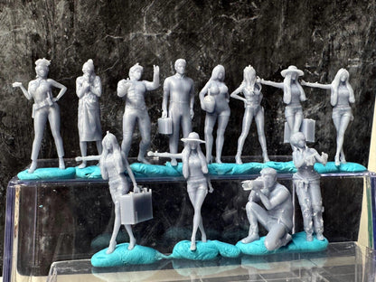 Double G 1:64 Miniature Human Figures - Unpainted - great for Dioramas - Made in the USA LOT 710 Miniature 1.10 Misc People