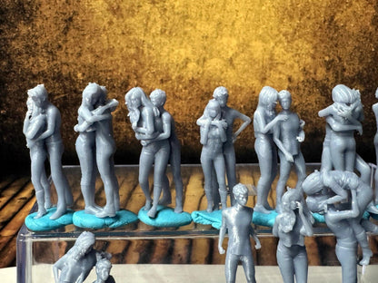 Double G 1:64 Miniature Human Figures - Unpainted - great for Dioramas - Made in the USA LOT 732A Miniature 1.10 Couples