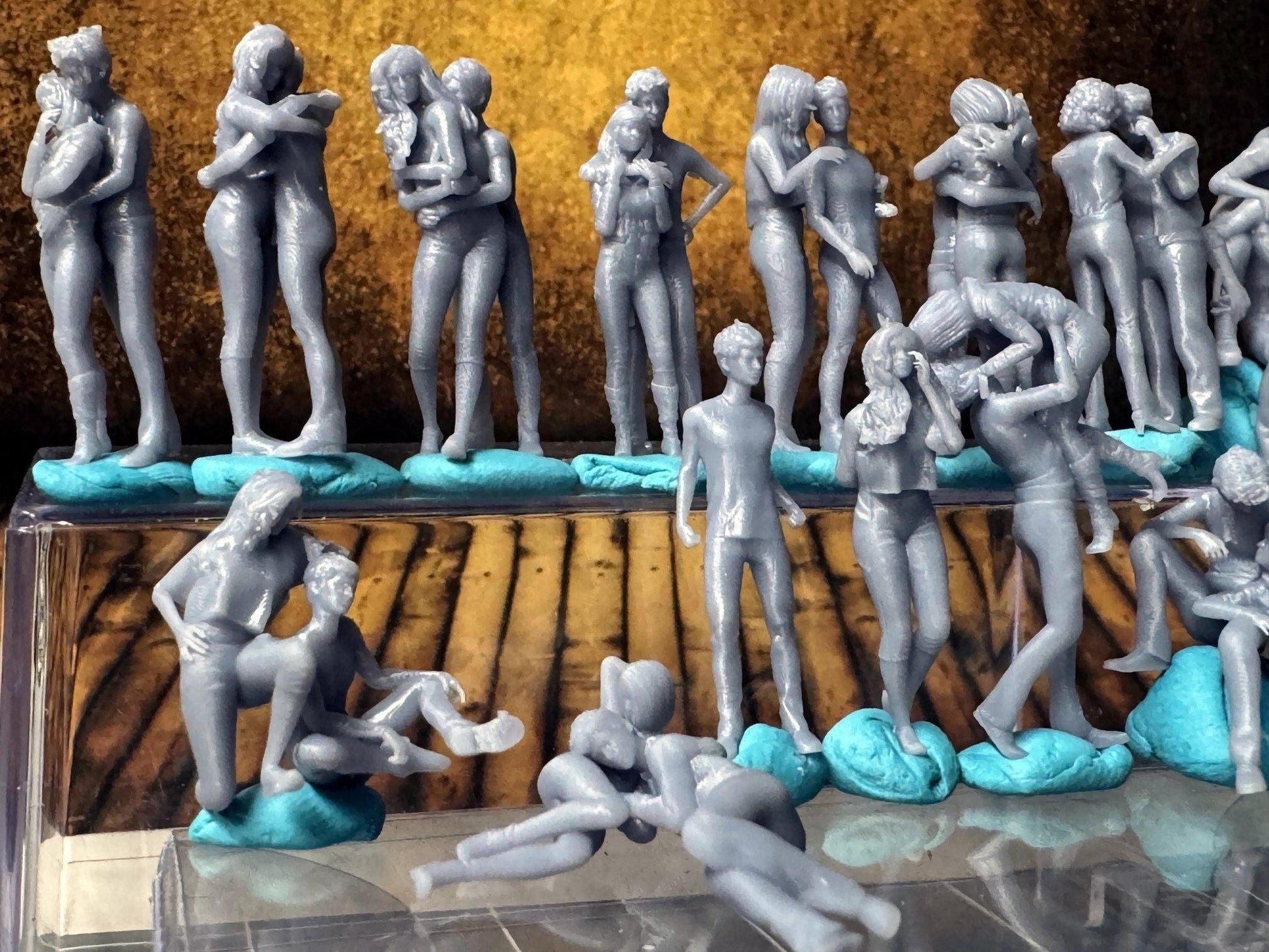 Double G 1:64 Miniature Human Figures - Unpainted - great for Dioramas - Made in the USA LOT 732A Miniature 1.10 Couples