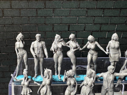 Double G 1:64 Miniature Human Figures - Unpainted - great for Dioramas - Made in the USA LOT 716 Miniature 1.10 Misc People