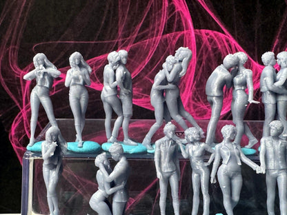 Double G 1:64 Miniature Human Figures - Unpainted - great for Dioramas - Made in the USA LOT 732 Miniature 1.10 Couples