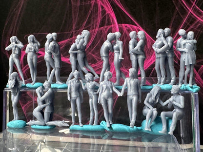 Double G 1:64 Miniature Human Figures - Unpainted - great for Dioramas - Made in the USA LOT 732 Miniature 1.10 Couples