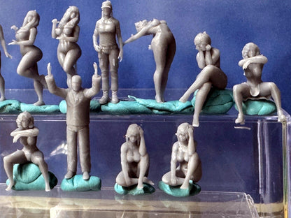 Double G 1:64 Miniature Human Figures - Unpainted - great for Dioramas - Made in the USA LOT 736 Miniature 1.10 Misc People