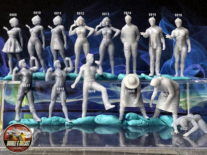 Double G 1:64 Miniature Human Figures - Unpainted - great for Dioramas - Made in the USA LOT 745 Miniature 1.10 Misc People
