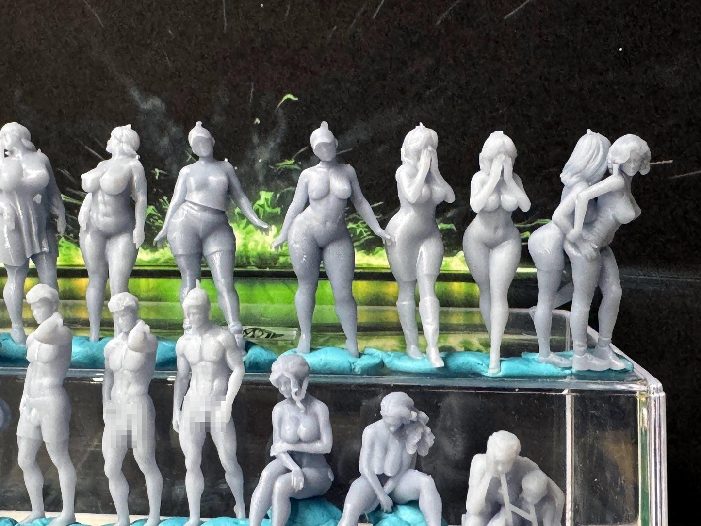 Double G 1:64 Miniature Human Figures - Unpainted - great for Dioramas - Made in the USA LOT 746 Miniature 1.10 Misc People