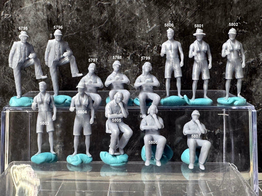 Double G 1:64 Miniature Human Figures - Unpainted - great for Dioramas - Made in the USA LOT 733-4 Miniature 1.10 Misc People
