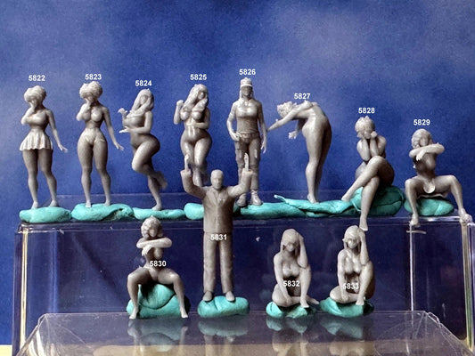 Double G 1:64 Miniature Human Figures - Unpainted - great for Dioramas - Made in the USA LOT 736 Miniature 1.10 Misc People