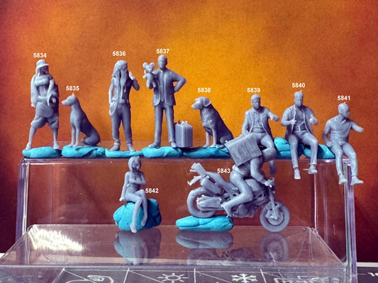 Double G 1:64 Miniature Human Figures - Unpainted - great for Dioramas - Made in the USA LOT 737 Miniature 1.10 Misc People