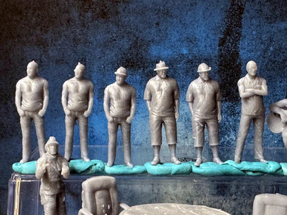 Double G 1:64 Miniature Human Figures - Unpainted - great for Dioramas - Made in the USA LOT 739 Miniature 1.10 Misc People
