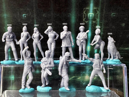 Double G 1:64 Miniature Human Figures - Unpainted - great for Dioramas - Made in the USA LOT 740 Miniature 1.10 Misc People