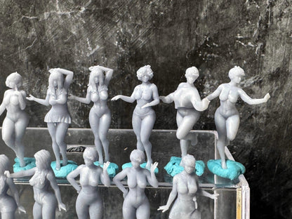 Double G 1:64 Miniature Human Figures - Unpainted - great for Dioramas - Made in the USA LOT 748 Miniature 1.10 Pinup Figures