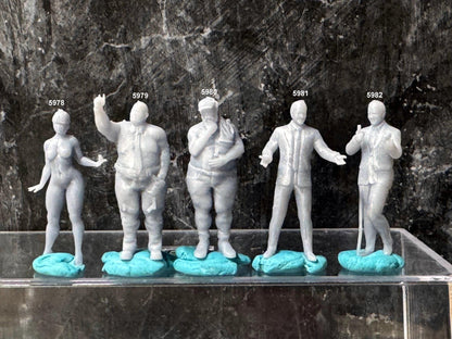 Double G 1:64 Miniature Human Figures - Unpainted - great for Dioramas - Made in the USA LOT 748 Miniature 1.10 Pinup Figures