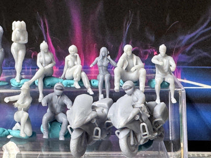 Double G 1:64 Miniature Human Figures - Unpainted - great for Dioramas - Made in the USA LOT 742 Miniature 1.10 Misc People