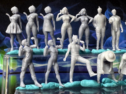 Double G 1:64 Miniature Human Figures - Unpainted - great for Dioramas - Made in the USA LOT 745 Miniature 1.10 Misc People