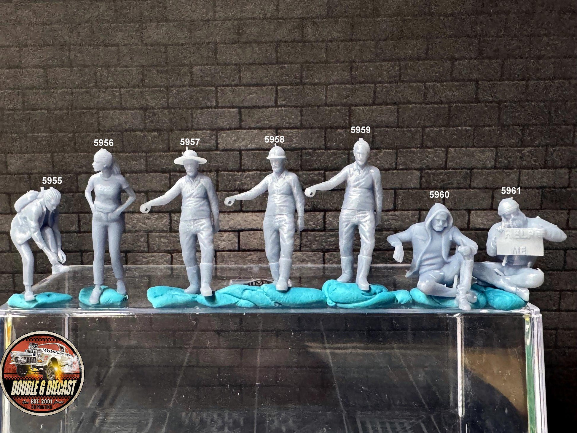 Double G 1:64 Miniature Human Figures - Unpainted - great for Dioramas - Made in the USA LOT 747 Miniature 1.10 Seated Figures