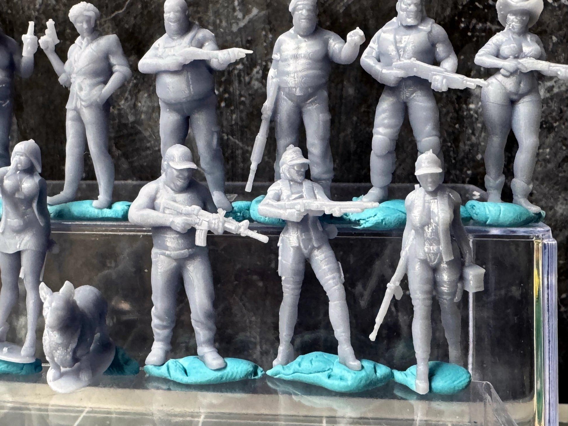 Double G 1:64 Miniature Human Figures - Unpainted - great for Dioramas - Made in the USA LOT 751 Miniature 1.10 Misc Figures