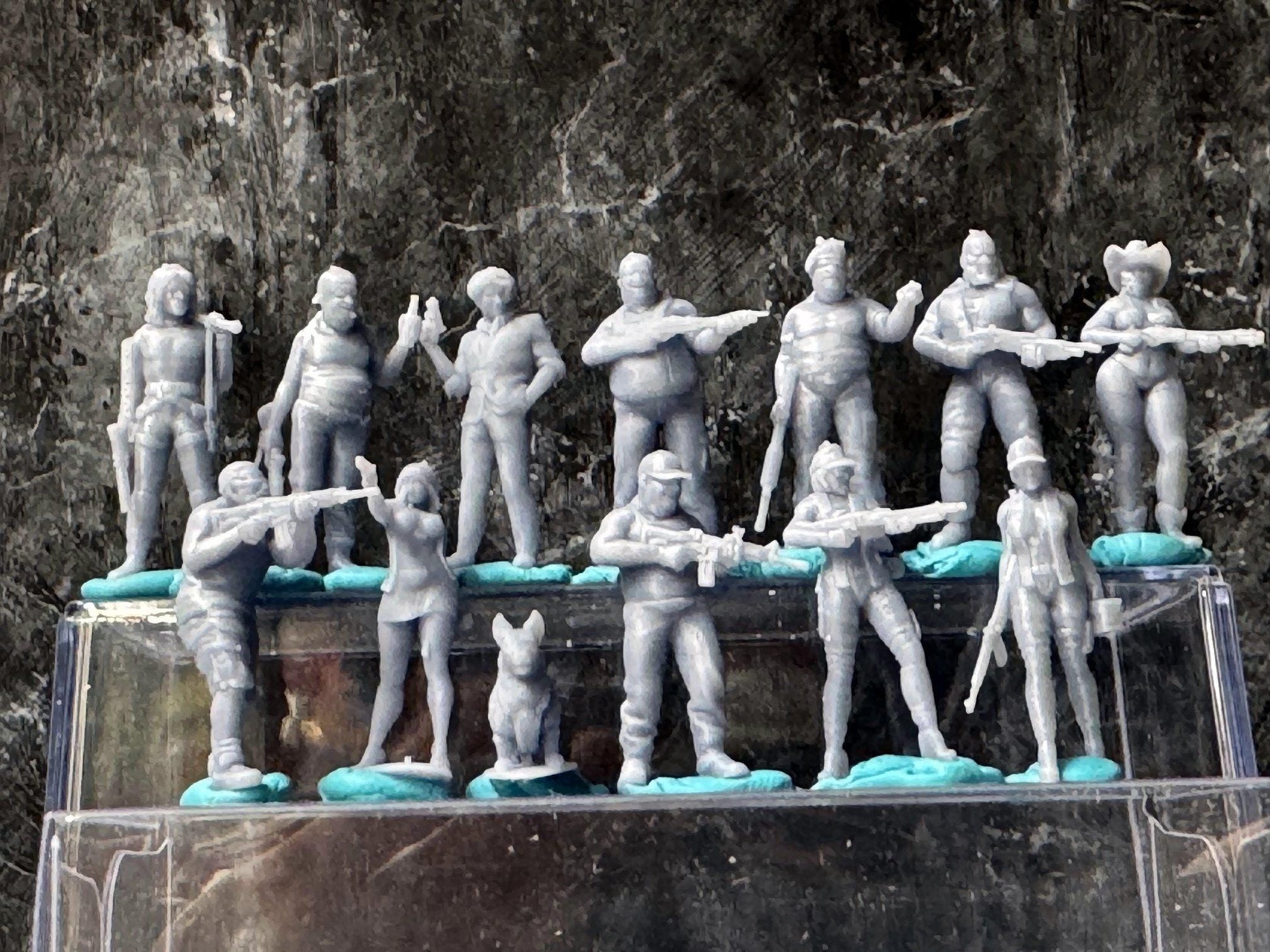 Double G 1:64 Miniature Human Figures - Unpainted - great for Dioramas - Made in the USA LOT 751 Miniature 1.10 Misc Figures