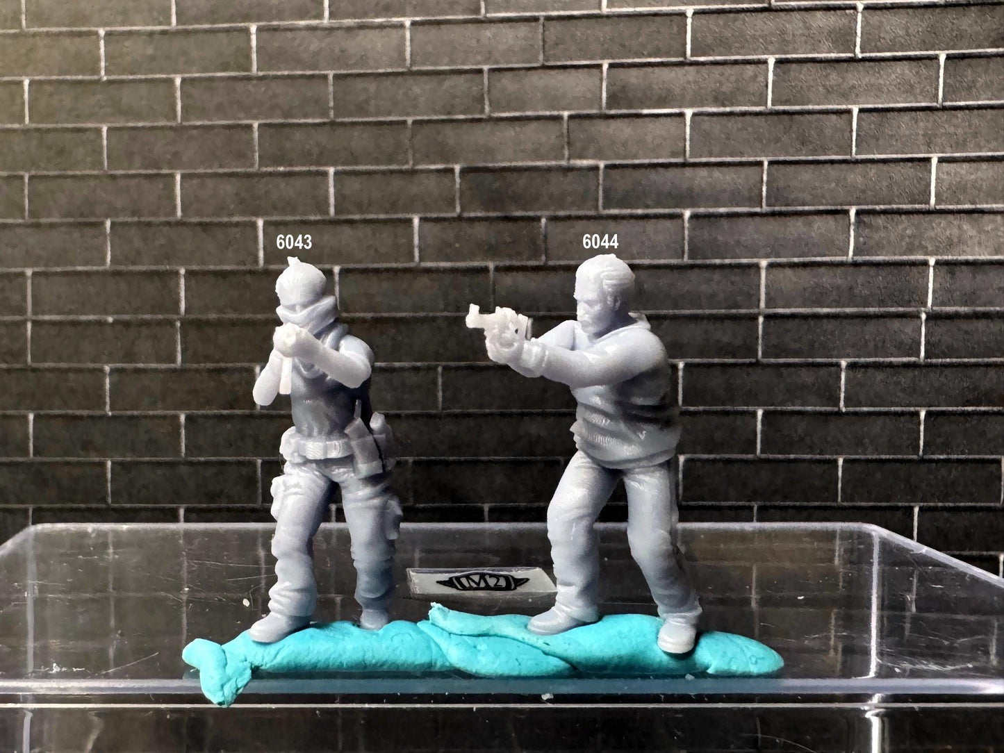 Double G 1:64 Miniature Human Figures - Unpainted - great for Dioramas - Made in the USA LOT 753 Miniature 1.10 Misc Figures