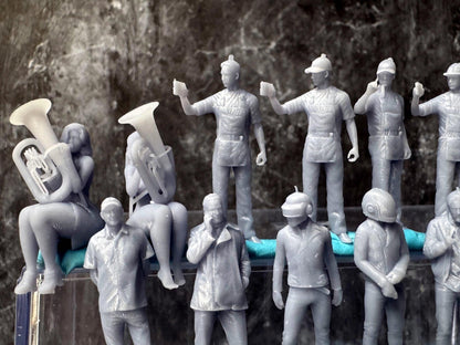 Double G 1:64 Miniature Human Figures - Unpainted - great for Dioramas - Made in the USA LOT 755 Miniature 1.10 Misc Figures