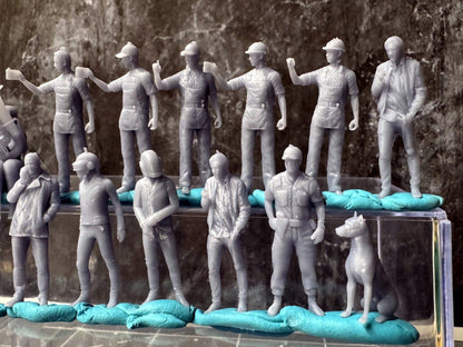 Double G 1:64 Miniature Human Figures - Unpainted - great for Dioramas - Made in the USA LOT 755 Miniature 1.10 Misc Figures