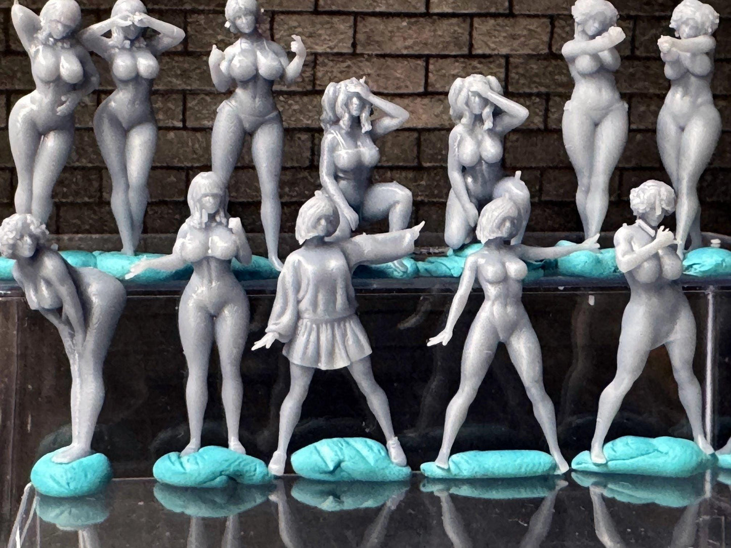 Double G 1:64 Miniature Human Figures - Unpainted - great for Dioramas - Made in the USA LOT 750 Miniature 1.10 Misc Figures