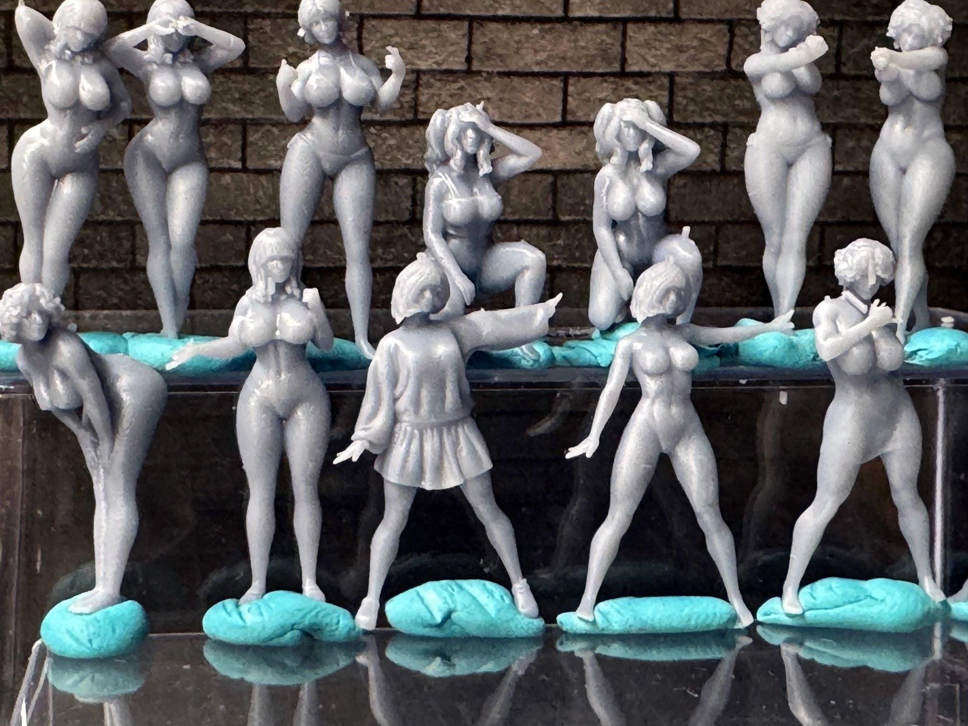 Double G 1:64 Miniature Human Figures - Unpainted - great for Dioramas - Made in the USA LOT 750 Miniature 1.10 Misc Figures