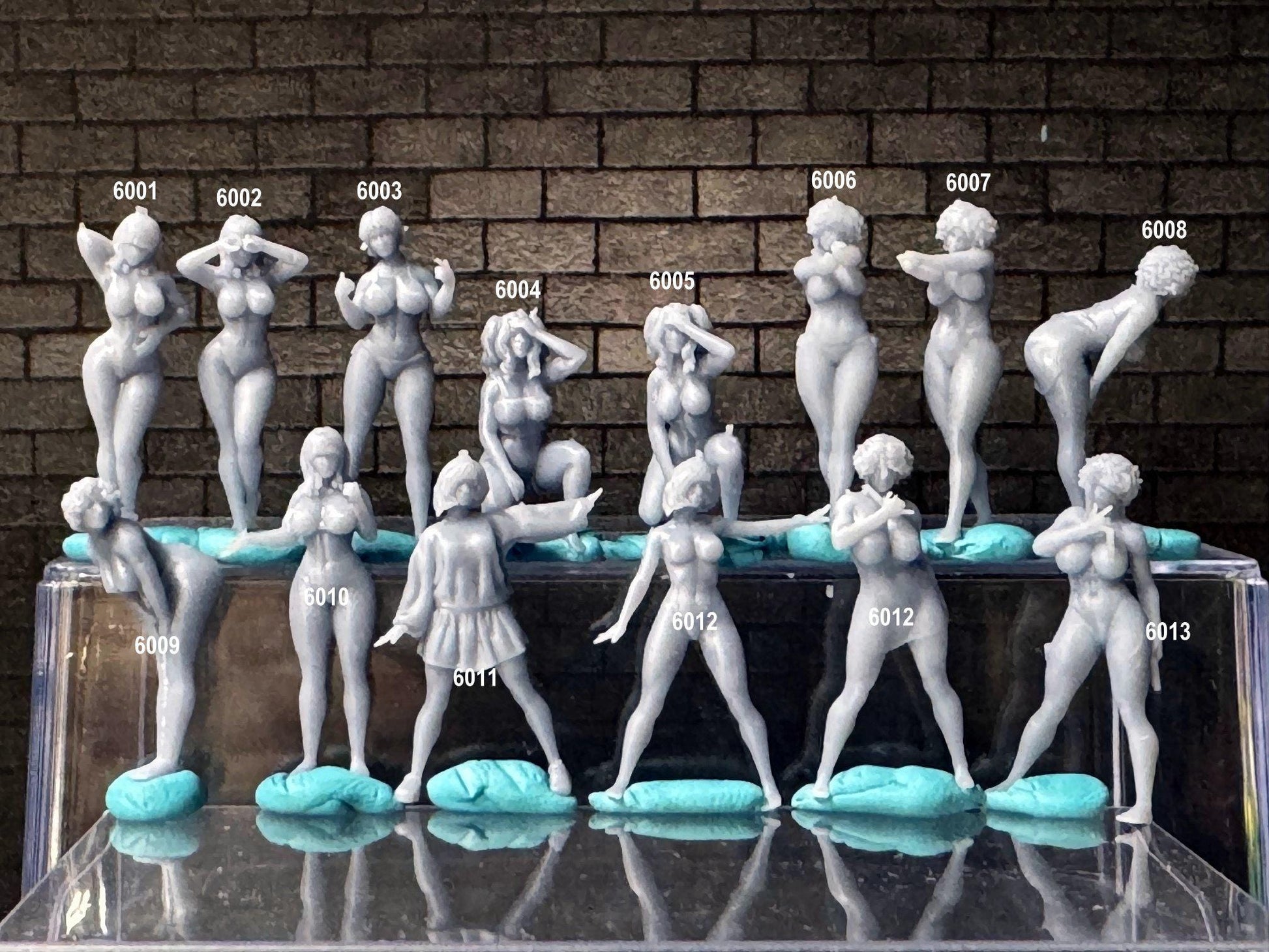 Double G 1:64 Miniature Human Figures - Unpainted - great for Dioramas - Made in the USA LOT 750 Miniature 1.10 Misc Figures