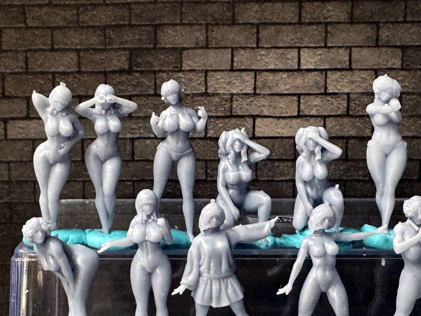 Double G 1:64 Miniature Human Figures - Unpainted - great for Dioramas - Made in the USA LOT 750 Miniature 1.10 Misc Figures