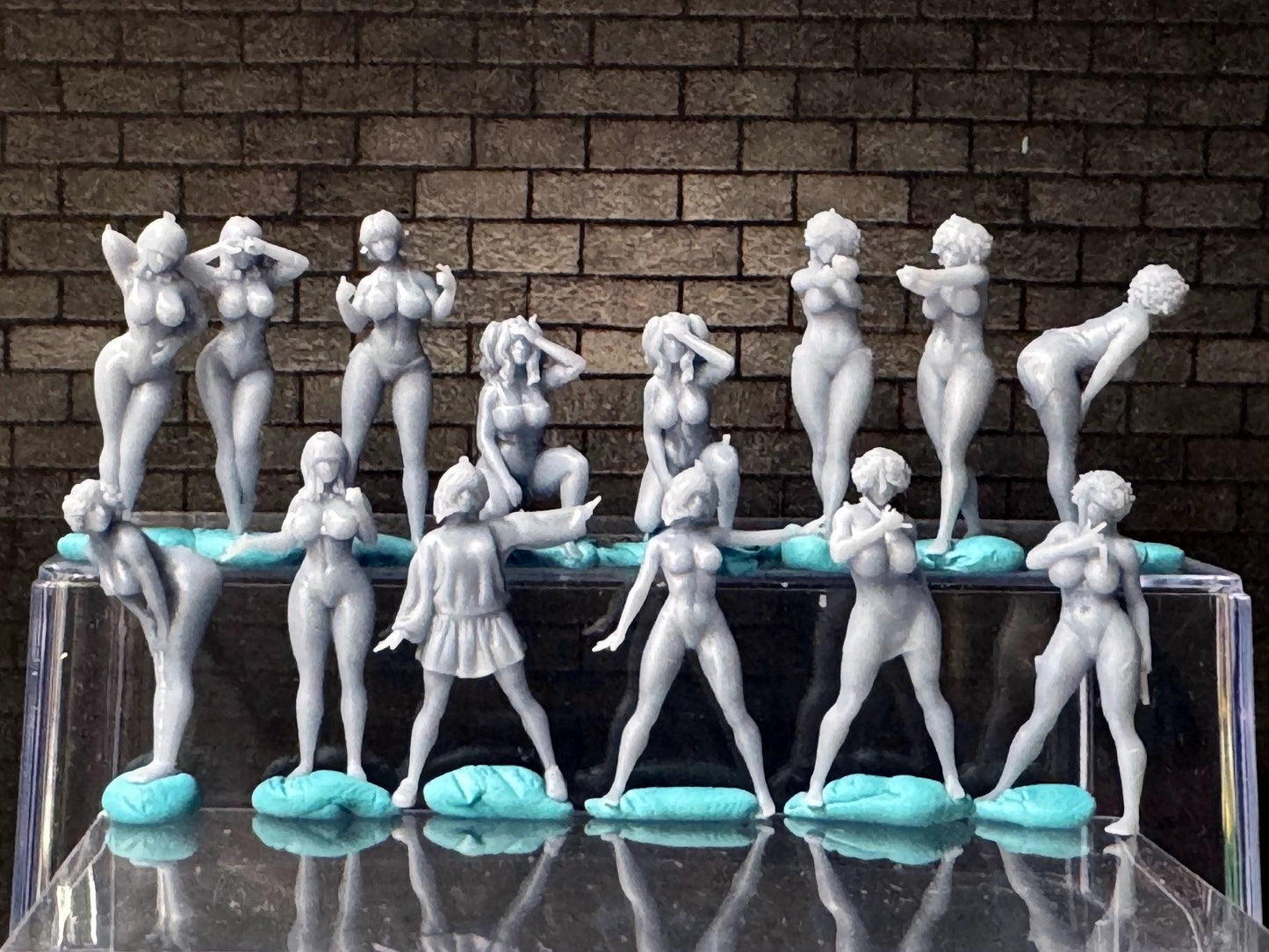 Double G 1:64 Miniature Human Figures - Unpainted - great for Dioramas - Made in the USA LOT 750 Miniature 1.10 Misc Figures