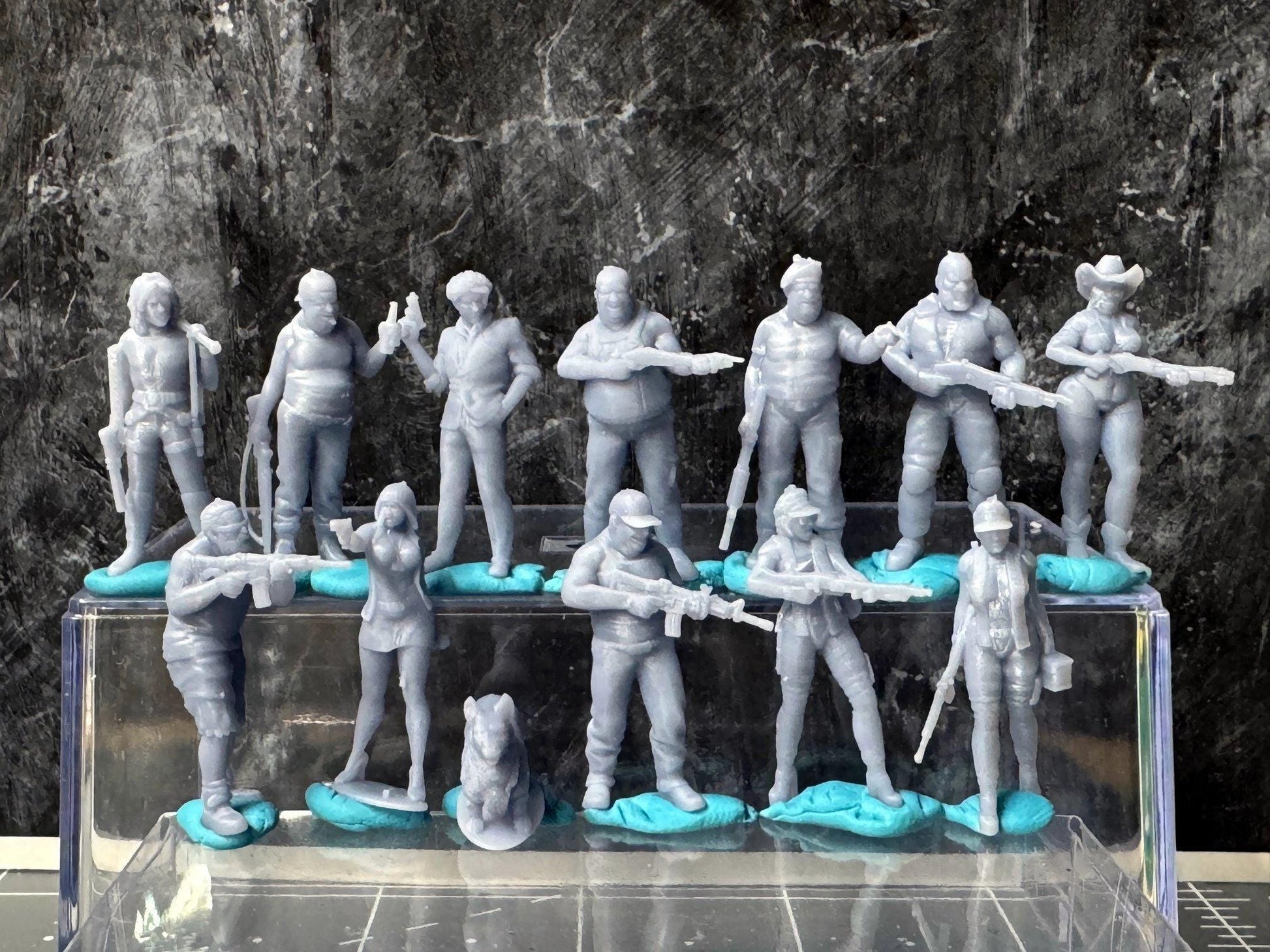 Double G 1:64 Miniature Human Figures - Unpainted - great for Dioramas - Made in the USA LOT 751 Miniature 1.10 Misc Figures