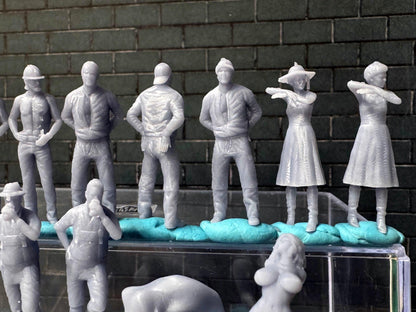 Double G 1:64 Miniature Human Figures - Unpainted - great for Dioramas - Made in the USA LOT 754 Miniature 1.10 Misc Figures