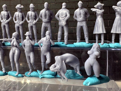Double G 1:64 Miniature Human Figures - Unpainted - great for Dioramas - Made in the USA LOT 754 Miniature 1.10 Misc Figures