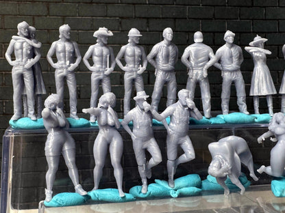 Double G 1:64 Miniature Human Figures - Unpainted - great for Dioramas - Made in the USA LOT 754 Miniature 1.10 Misc Figures