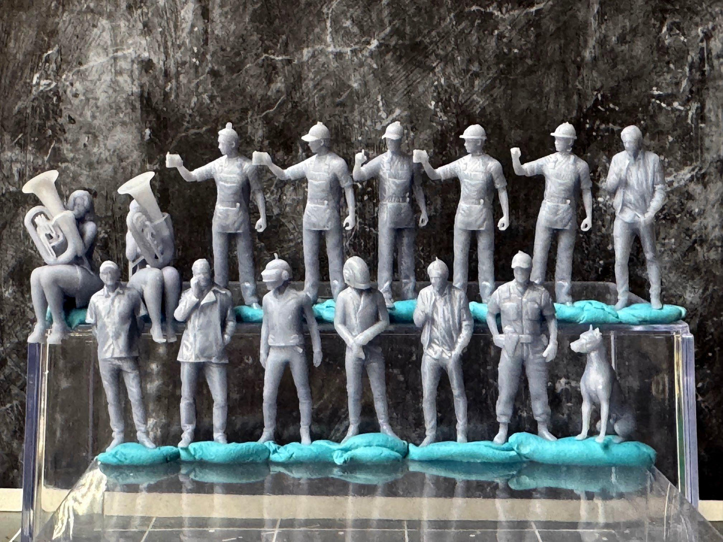 Double G 1:64 Miniature Human Figures - Unpainted - great for Dioramas - Made in the USA LOT 755 Miniature 1.10 Misc Figures