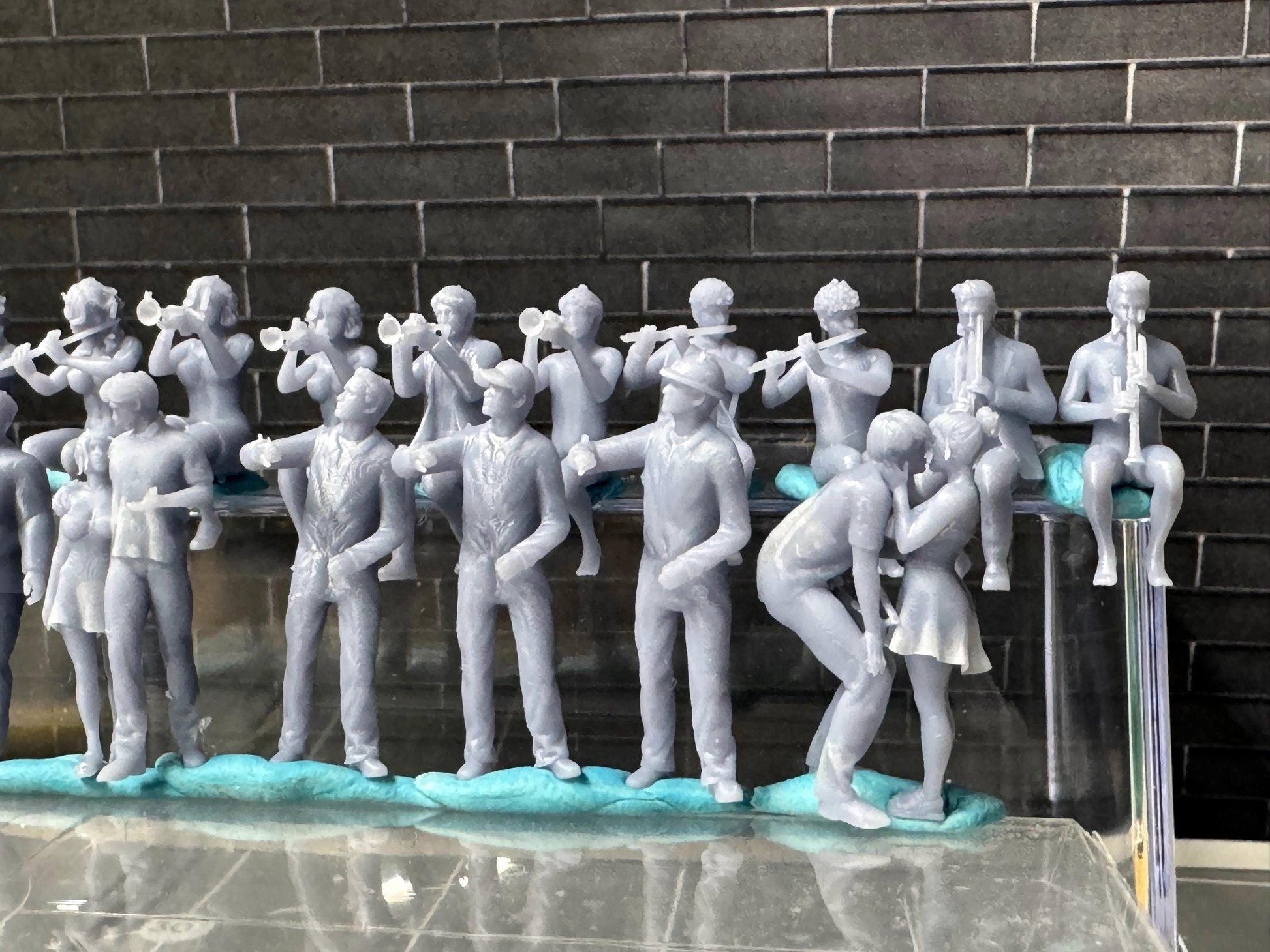 Double G 1:64 Miniature Human Figures - Unpainted - great for Dioramas - Made in the USA LOT 756 Miniature 1.10 Musicians