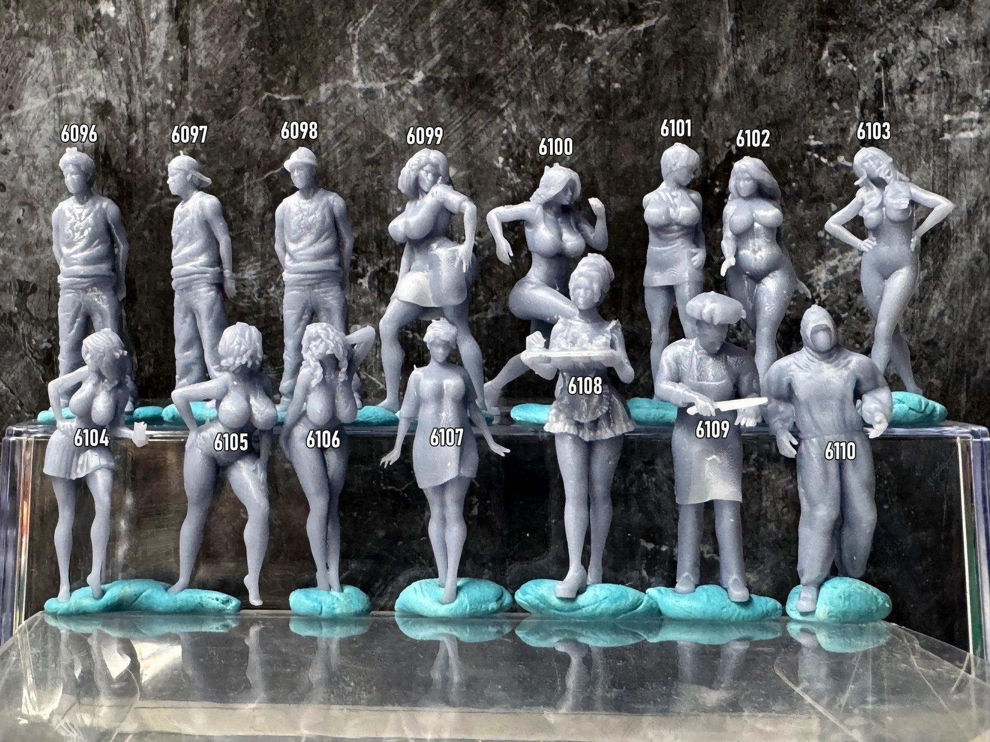 Double G 1:64 Miniature Human Figures - Unpainted - great for Dioramas - Made in the USA LOT 757 Miniature 1.10 Pinups