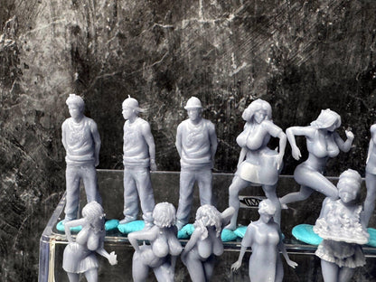 Double G 1:64 Miniature Human Figures - Unpainted - great for Dioramas - Made in the USA LOT 757 Miniature 1.10 Pinups