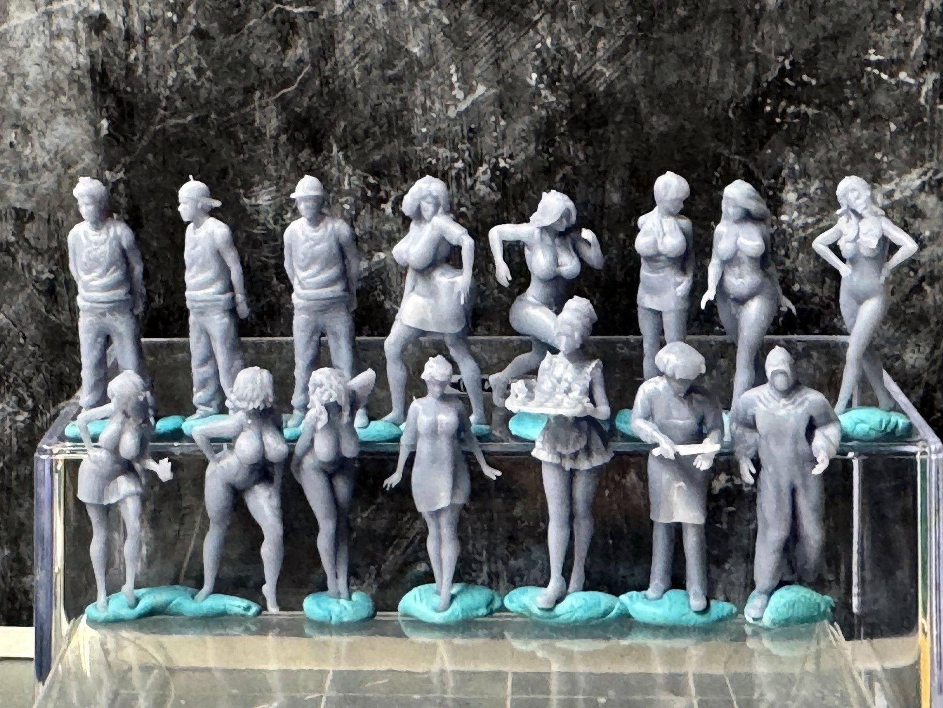 Double G 1:64 Miniature Human Figures - Unpainted - great for Dioramas - Made in the USA LOT 757 Miniature 1.10 Pinups