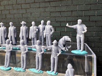 Double G 1:64 Miniature Human Figures - Unpainted - great for Dioramas - Made in the USA LOT 758 Miniature 1.10 Guys