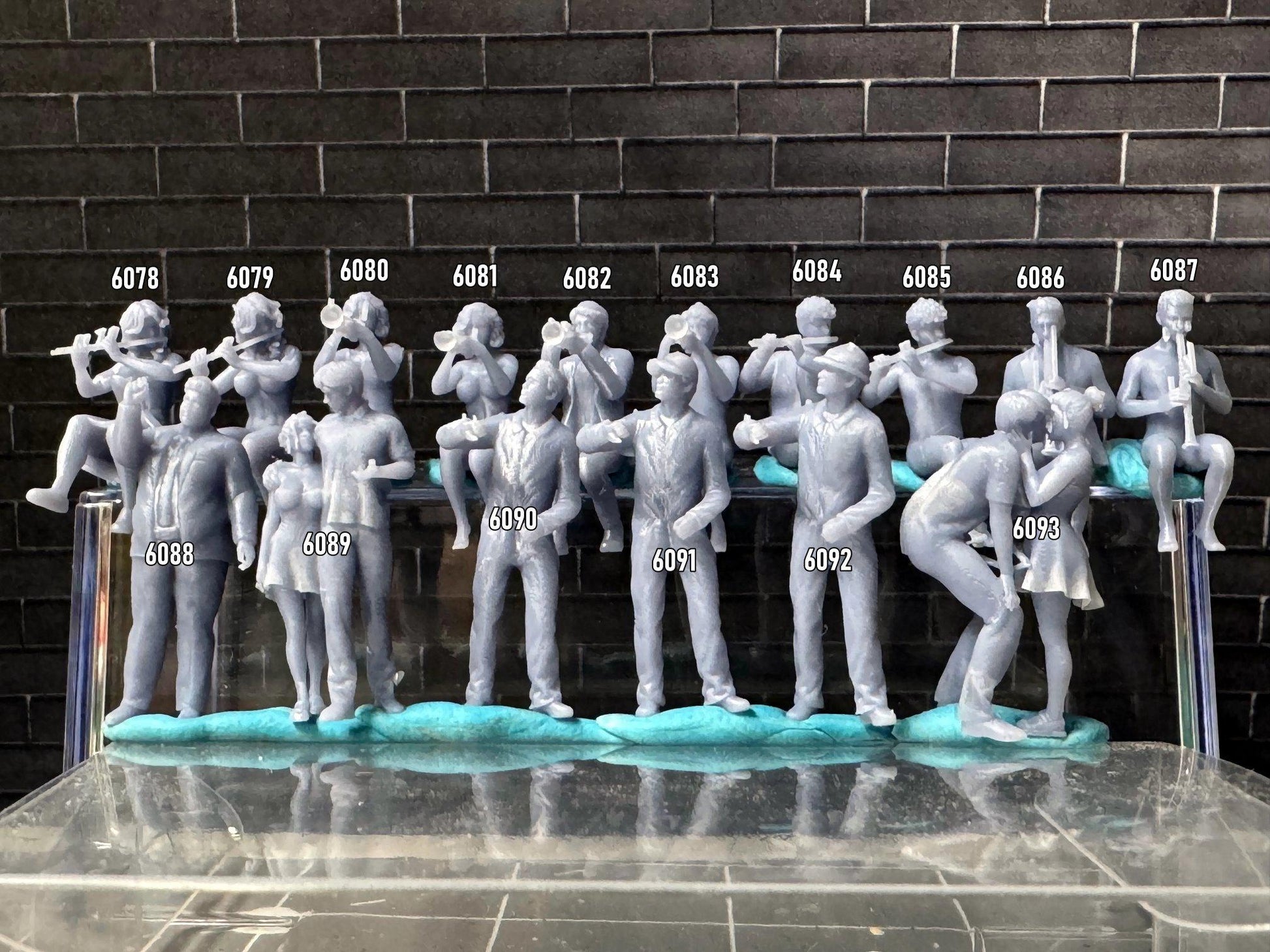 Double G 1:64 Miniature Human Figures - Unpainted - great for Dioramas - Made in the USA LOT 756 Miniature 1.10 Musicians