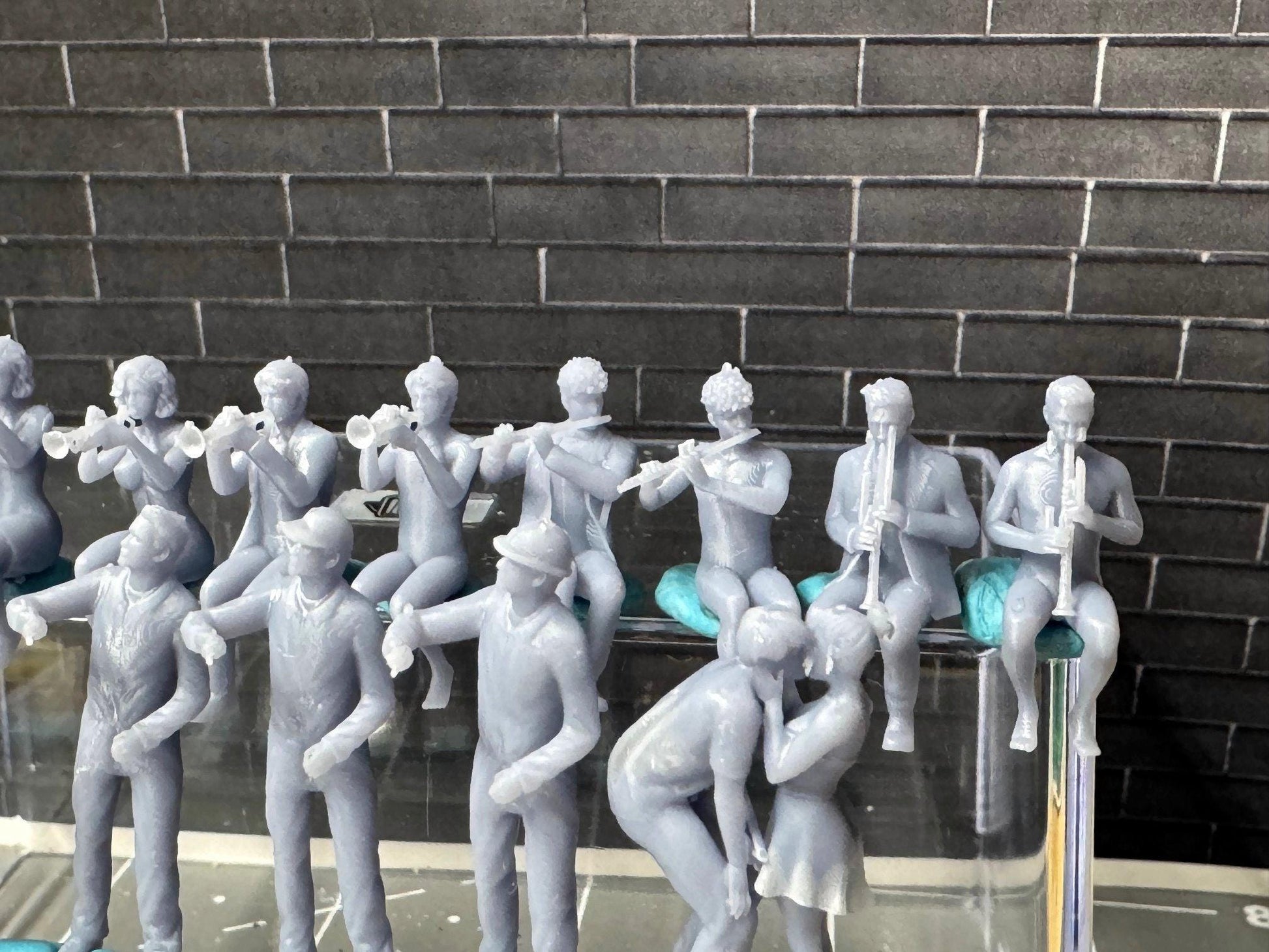 Double G 1:64 Miniature Human Figures - Unpainted - great for Dioramas - Made in the USA LOT 756 Miniature 1.10 Musicians