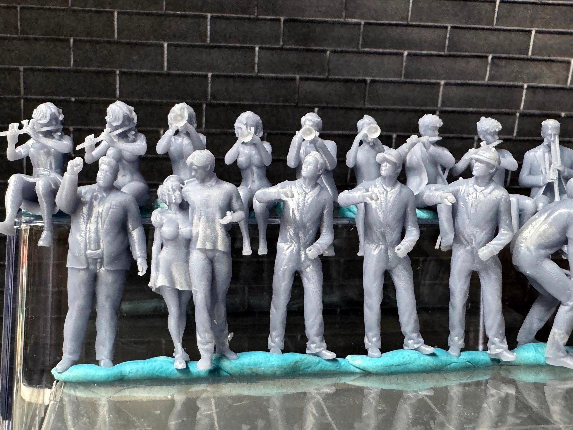 Double G 1:64 Miniature Human Figures - Unpainted - great for Dioramas - Made in the USA LOT 756 Miniature 1.10 Musicians