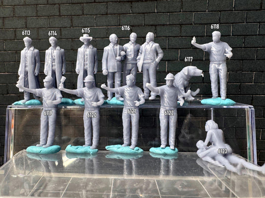 Double G 1:64 Miniature Human Figures - Unpainted - great for Dioramas - Made in the USA LOT 758 Miniature 1.10 Guys