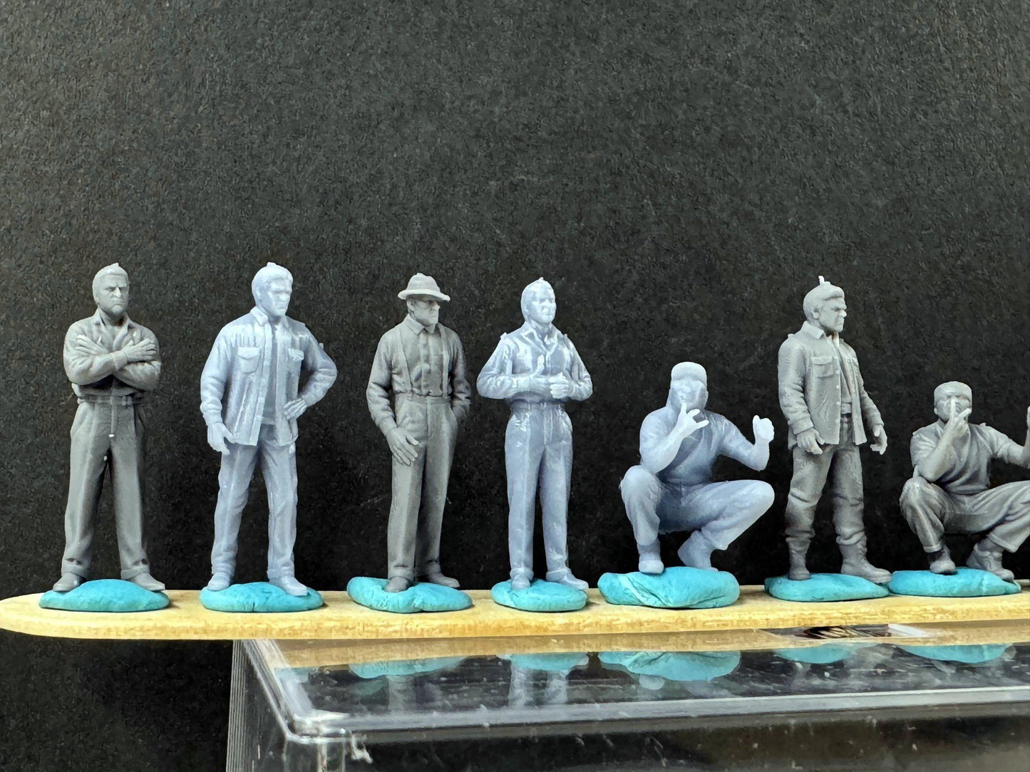 1:64 Scale Vatos Locos - Highly Detailed Unpainted Resin People for Dioramas, Diecast Photography-Made in USA