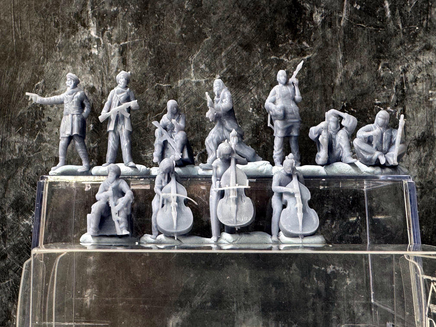 Double G 1:64 Miniature Human Figures - Unpainted - great for Dioramas - Made in the USA LOT 762 Miniature 1.10