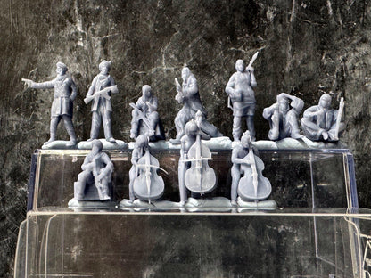 Double G 1:64 Miniature Human Figures - Unpainted - great for Dioramas - Made in the USA LOT 762 Miniature 1.10