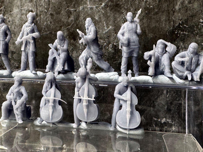 Double G 1:64 Miniature Human Figures - Unpainted - great for Dioramas - Made in the USA LOT 762 Miniature 1.10