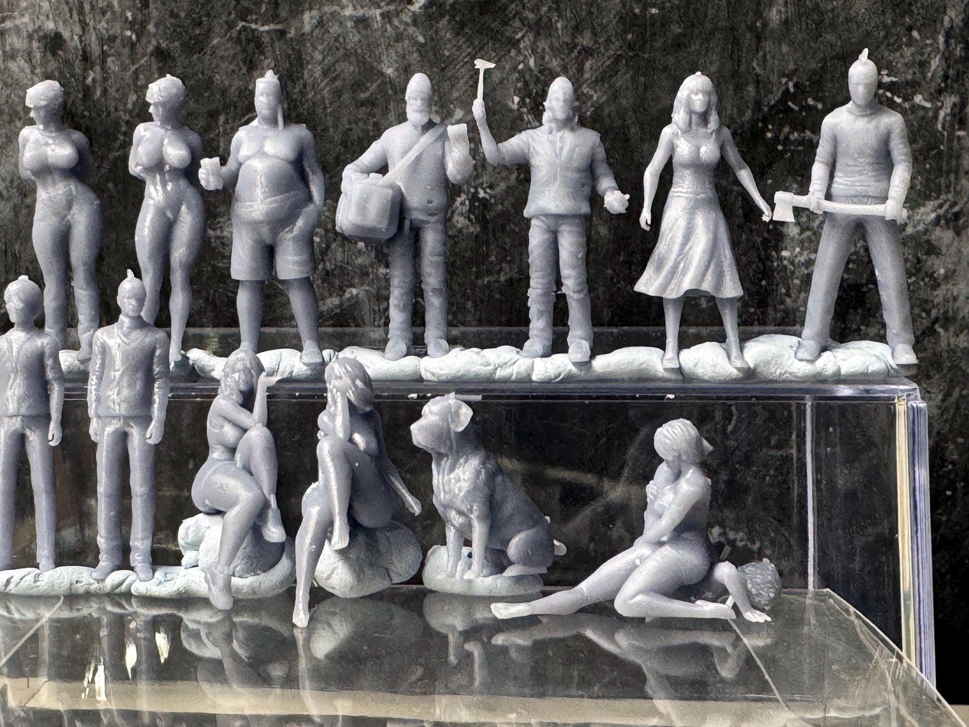 Double G 1:64 Miniature Human Figures - Unpainted - great for Dioramas - Made in the USA LOT 763 Miniature 1.10
