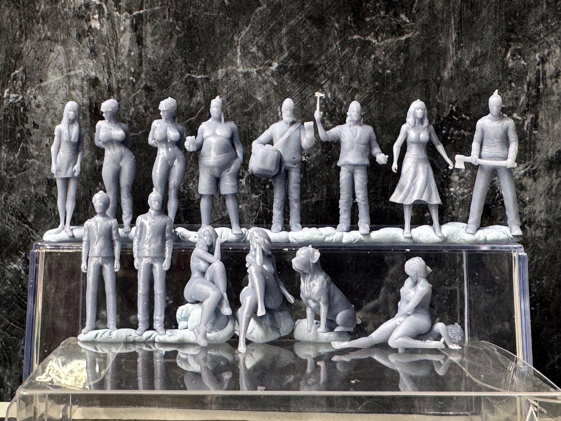 Double G 1:64 Miniature Human Figures - Unpainted - great for Dioramas - Made in the USA LOT 763 Miniature 1.10