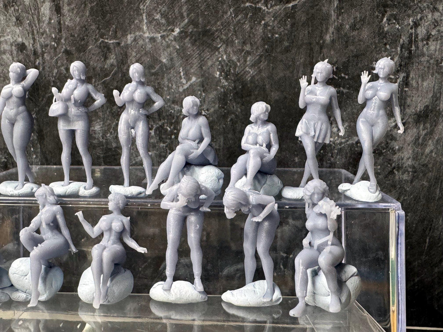 Double G 1:64 Miniature Human Figures - Unpainted - great for Dioramas - Made in the USA LOT 764 Miniature 1.10